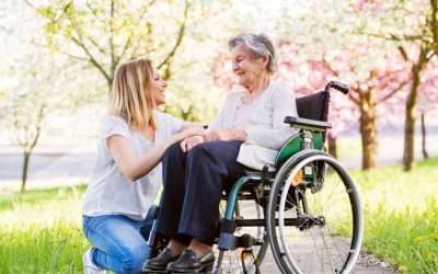 Outdoor Spring Activities to Do with Aging Parents