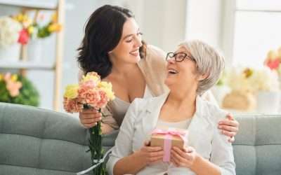 Ways to Celebrate Mother’s Day with Elderly Mom